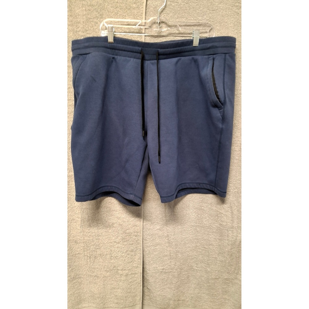 32Degrees blue shorts with draw strings and zipper pockets.
Size XXLounge shorts
